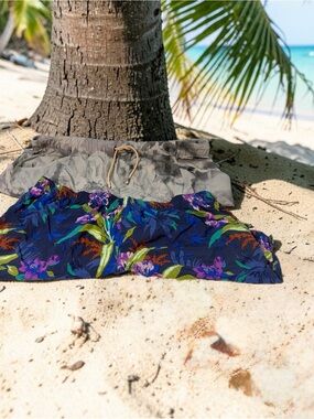 2-Columbia Women's Painted Peak & Floral Shorts Size XL  Elastic Wasit